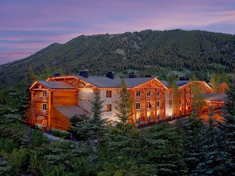 The At Hole Lodge *